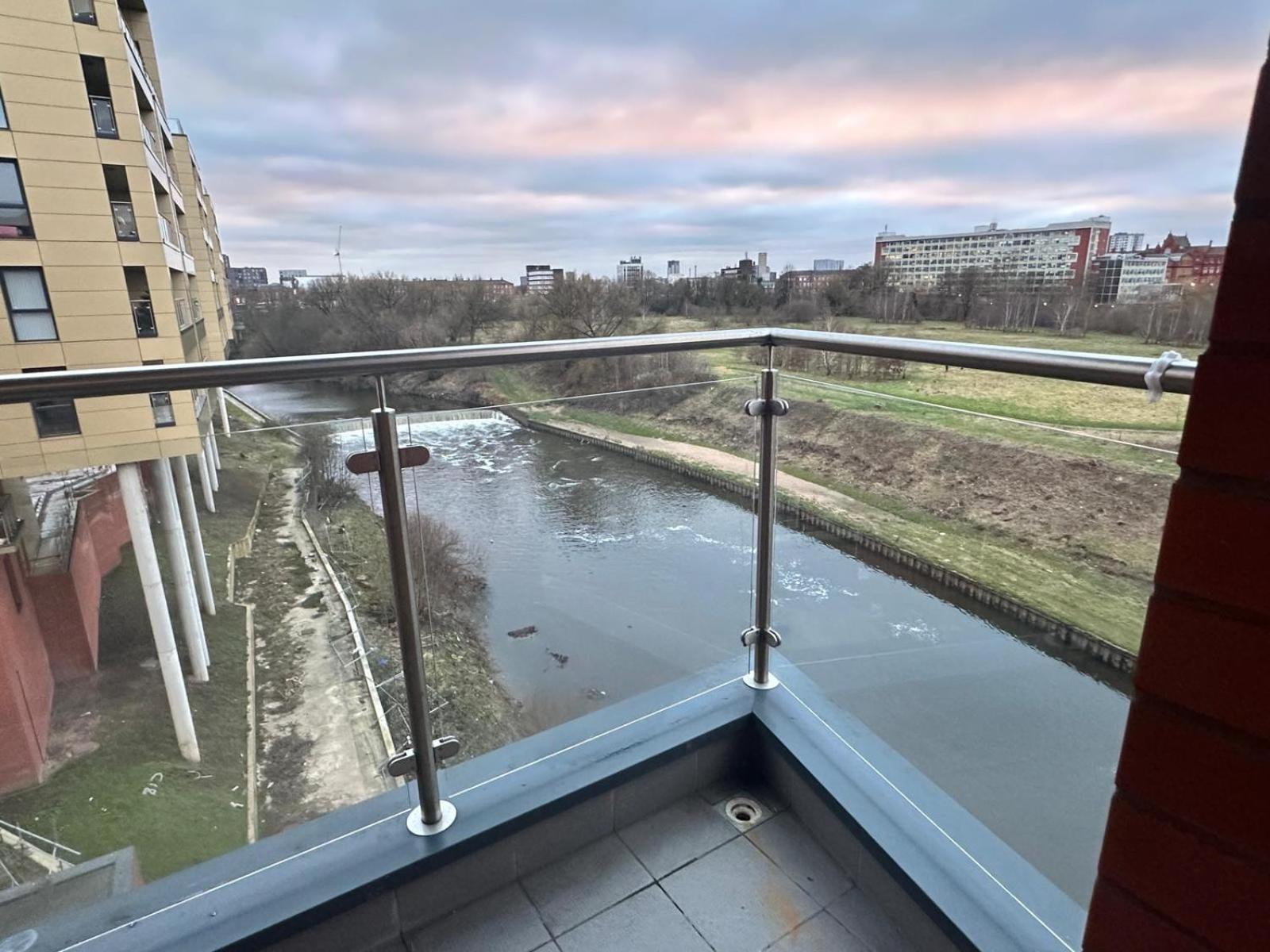 Adelphi Wharf Apartments By Beehosting Manchester Exterior foto